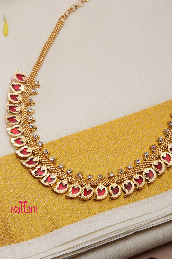 Goldtone Ruby Manga Choker ( No Earrings )