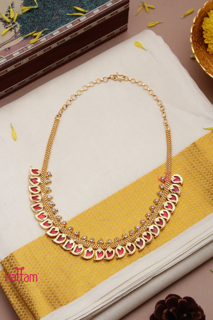 Goldtone Ruby Manga Choker ( No Earrings )