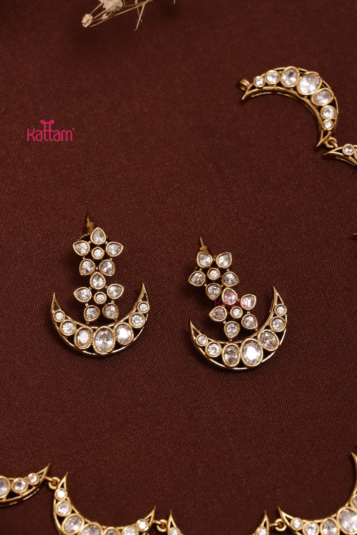 AD Wavy White Stone Choker - N5273