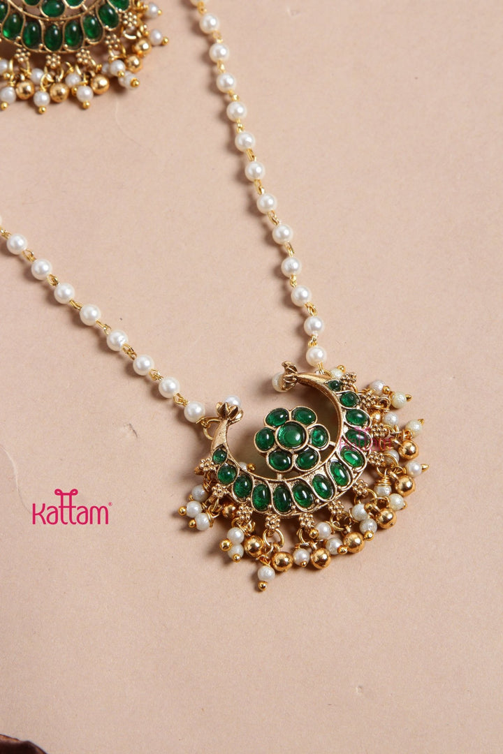 Budgetted Half Moon Layered Green Choker - N3166