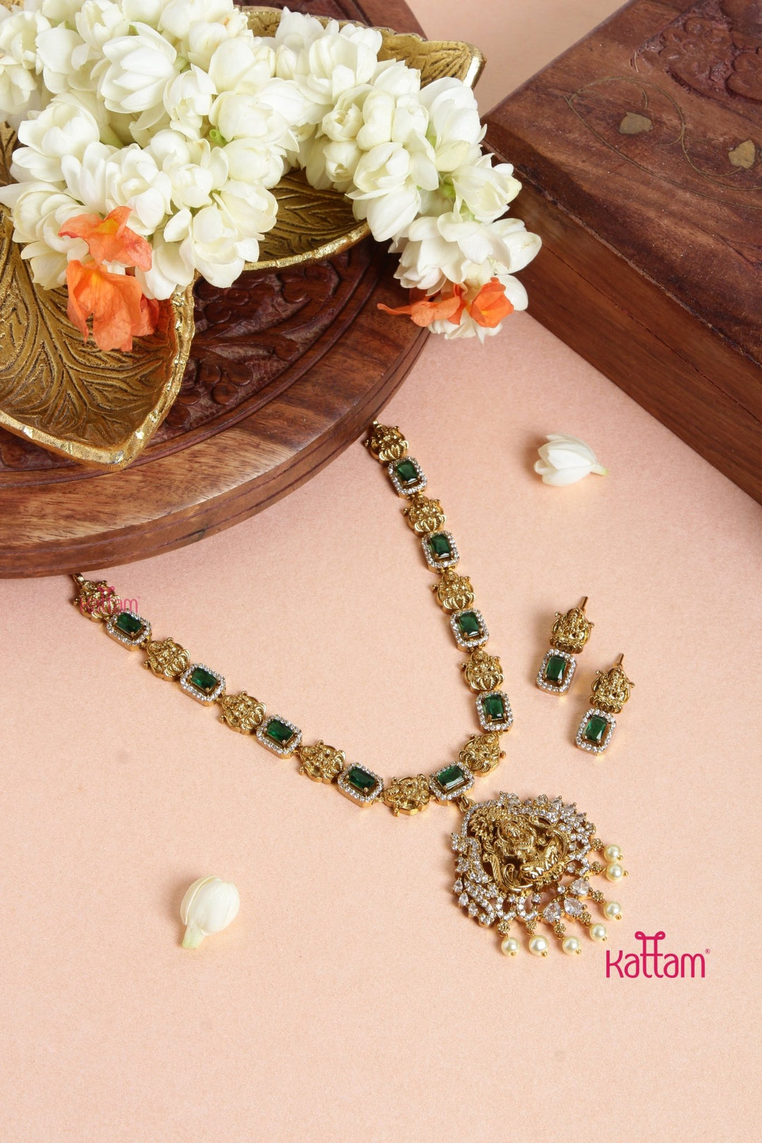 Dekila - Goddess Green Short Necklace - N3096