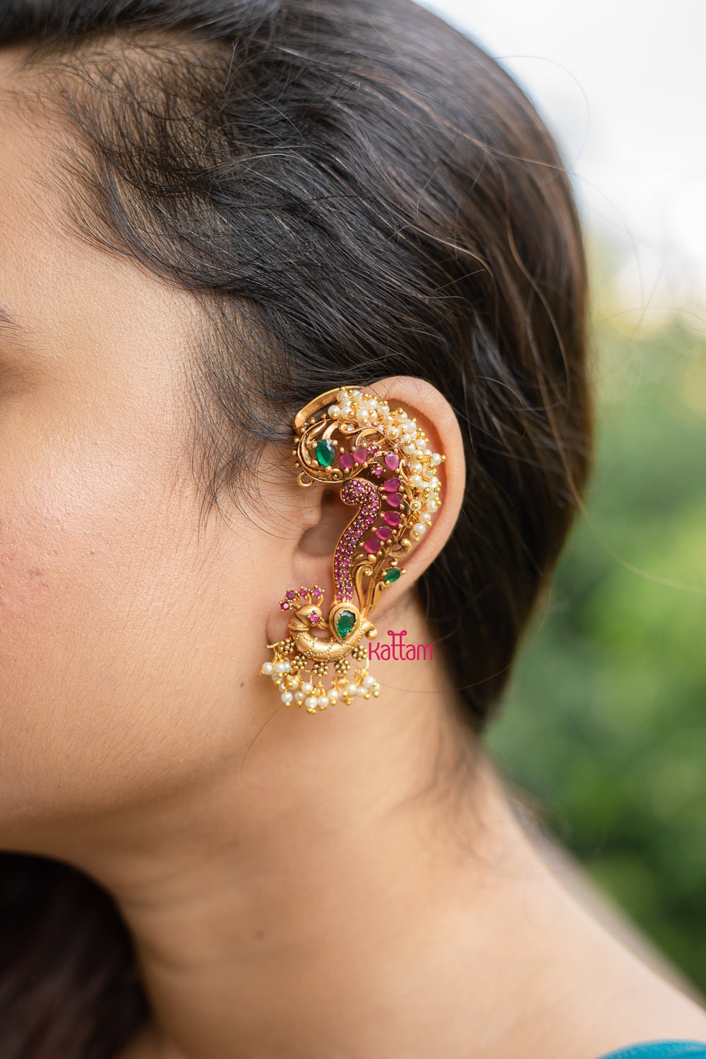 Earcuff Cluster Pearl Peacock Bridal Earring - N494