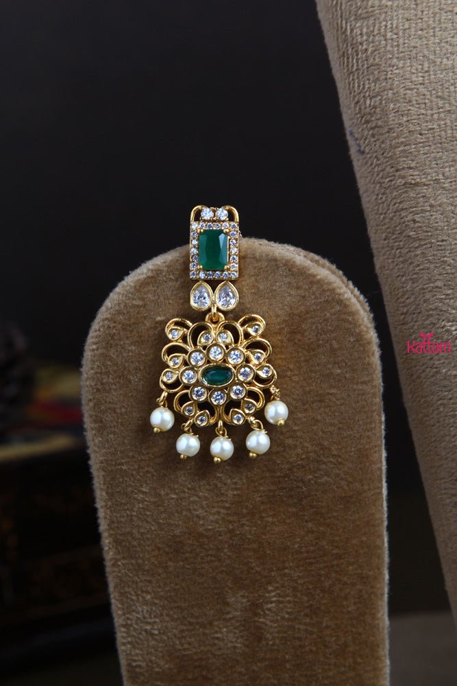 Elegant Green Stone Choker - N1574