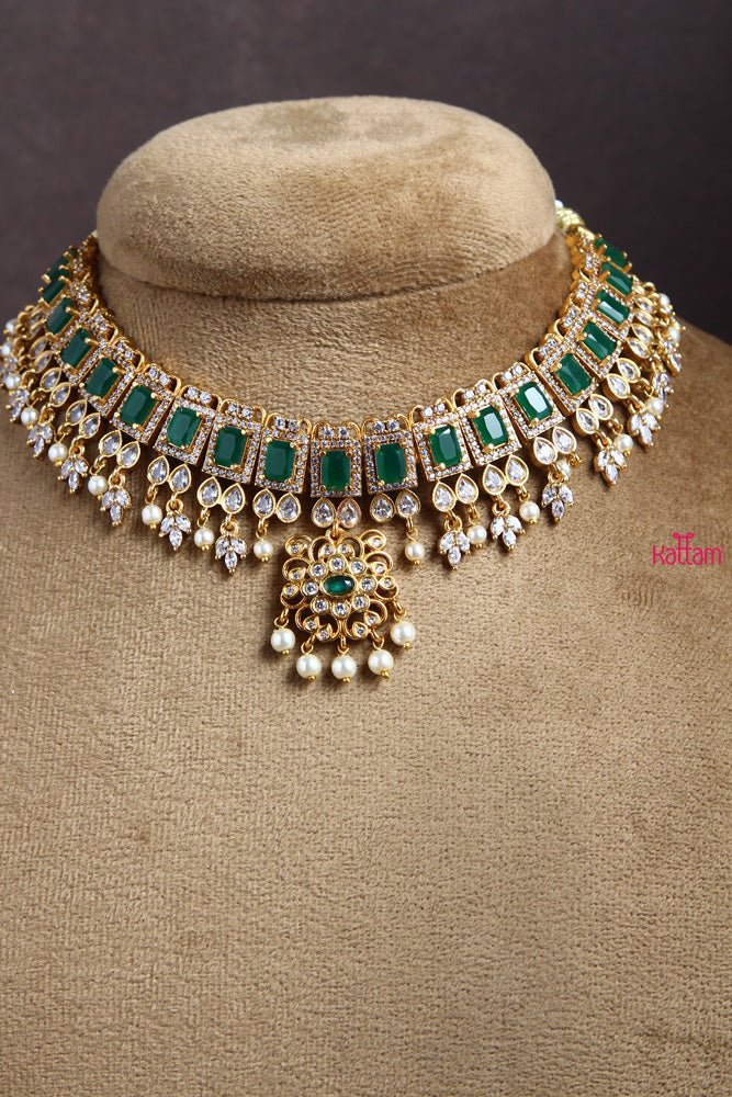 Elegant Green Stone Choker - N1574