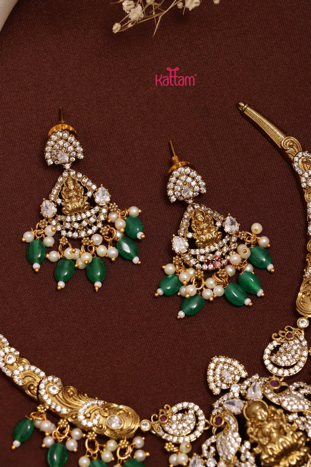 Engraved Flourish Goddess Peacock Choker - Green - N3634