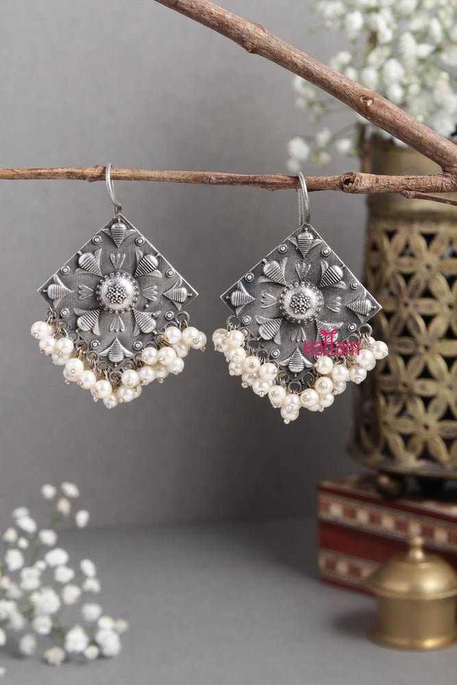 Flower Pearl Hook Earring - E454