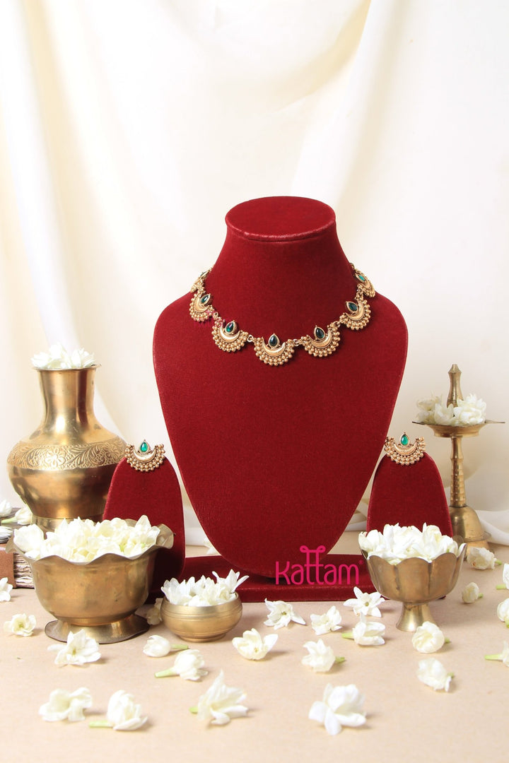 Halfmoon GreenChoker - N3062