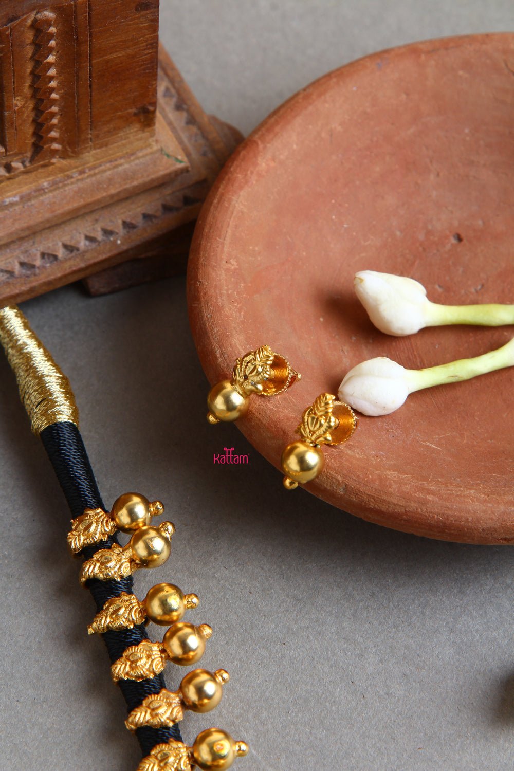 Handmade Black Thread Golden Bead Choker - N834
