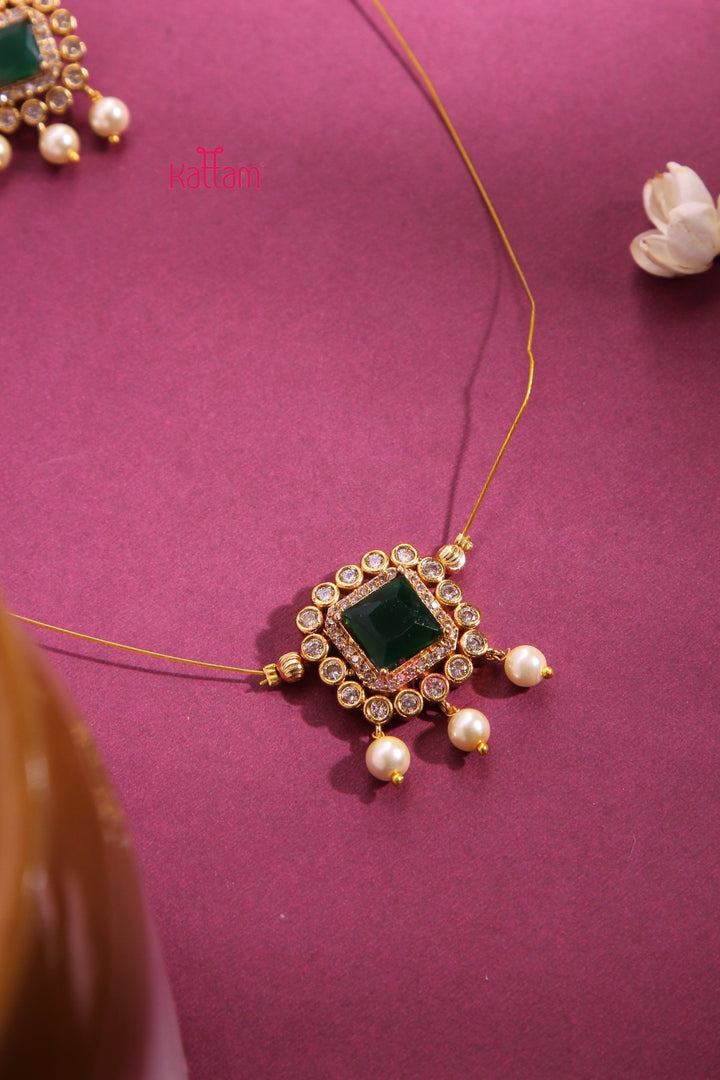 Invisible Green Pendant Choker - N3285