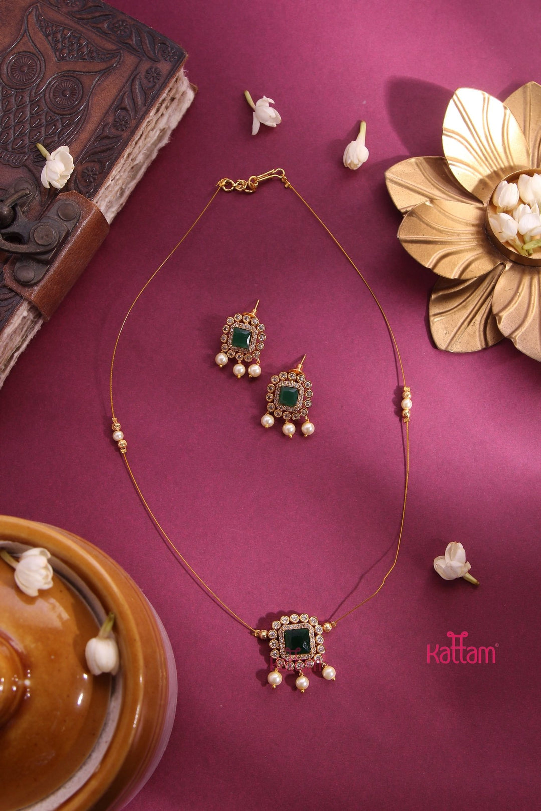 Invisible Green Pendant Choker - N3285