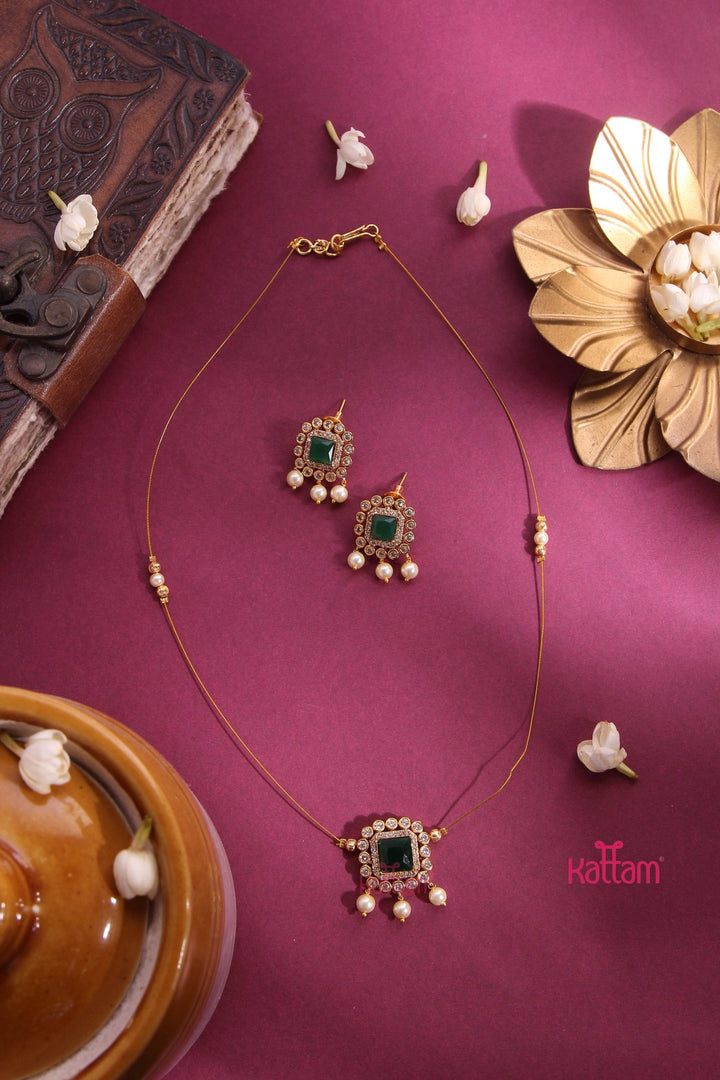 Invisible Green Pendant Choker - N3285