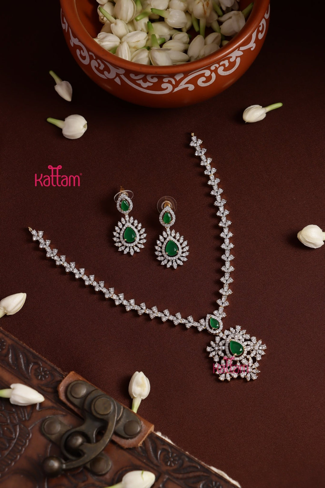 Joyce - AD Partwear Green Choker - N5304