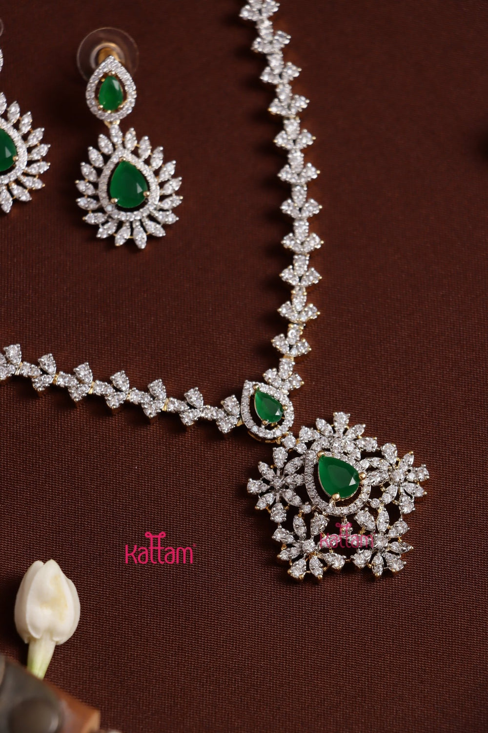 Joyce - AD Partwear Green Choker - N5304