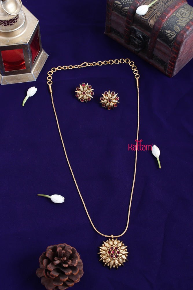 Kavi - Goldtone Flower Chain - N2241