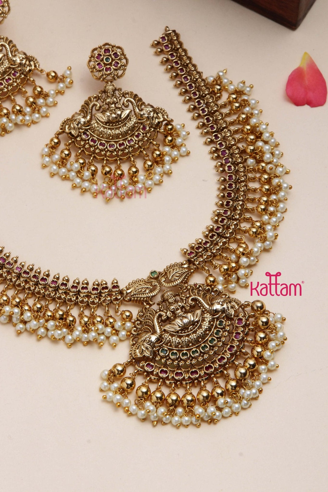 Lakshmi Gold & Pearl Trim Necklace - N2996
