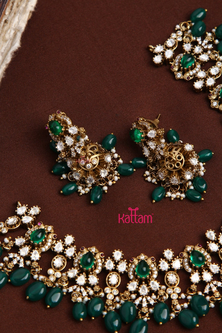 Sandra - Victorian Black Polish Green Choker - N6159