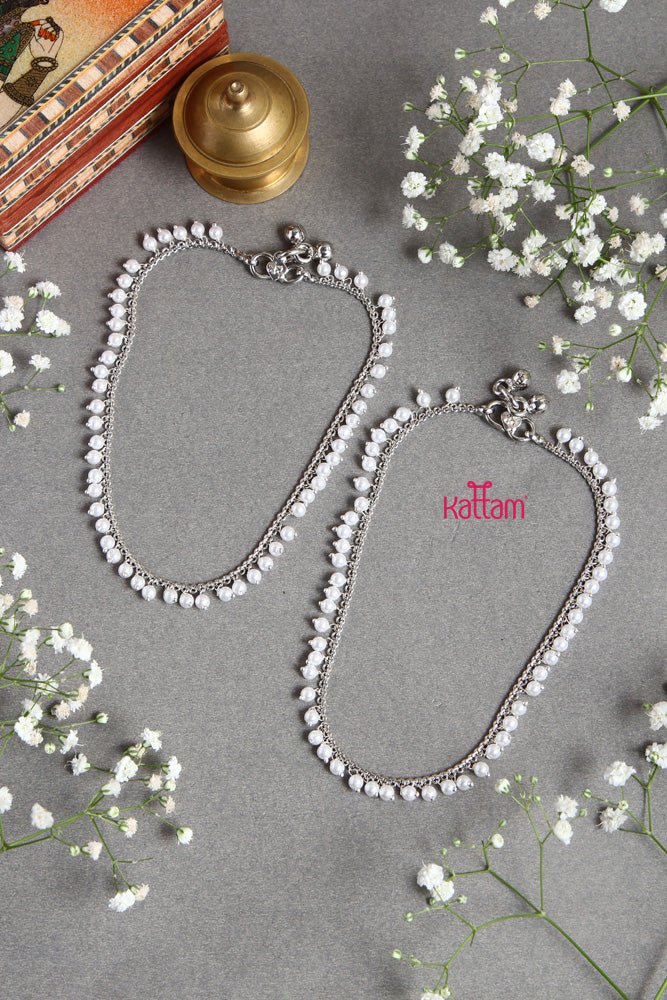 Silvertone Pearl Anklet - A18