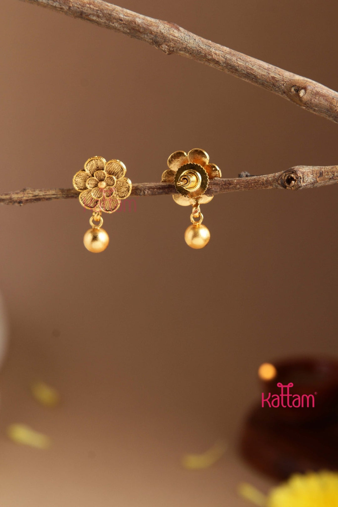 Small Flower Earring - Design 2 - E814