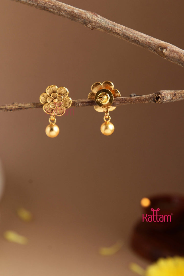 Small Flower Earring - Design 2 - E814