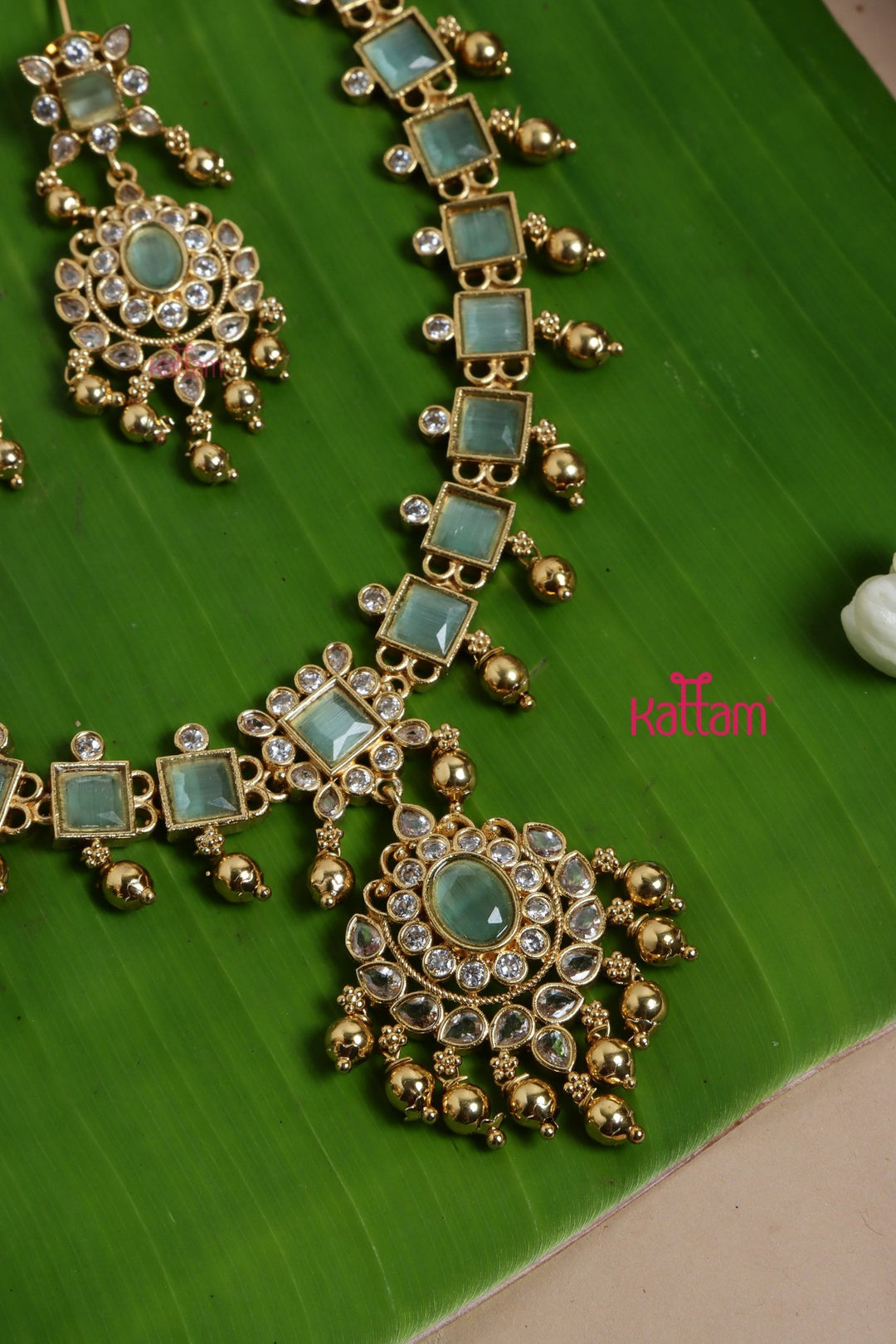 Sumeha - Pastle Green Gold Trims Stone Choker - N3267