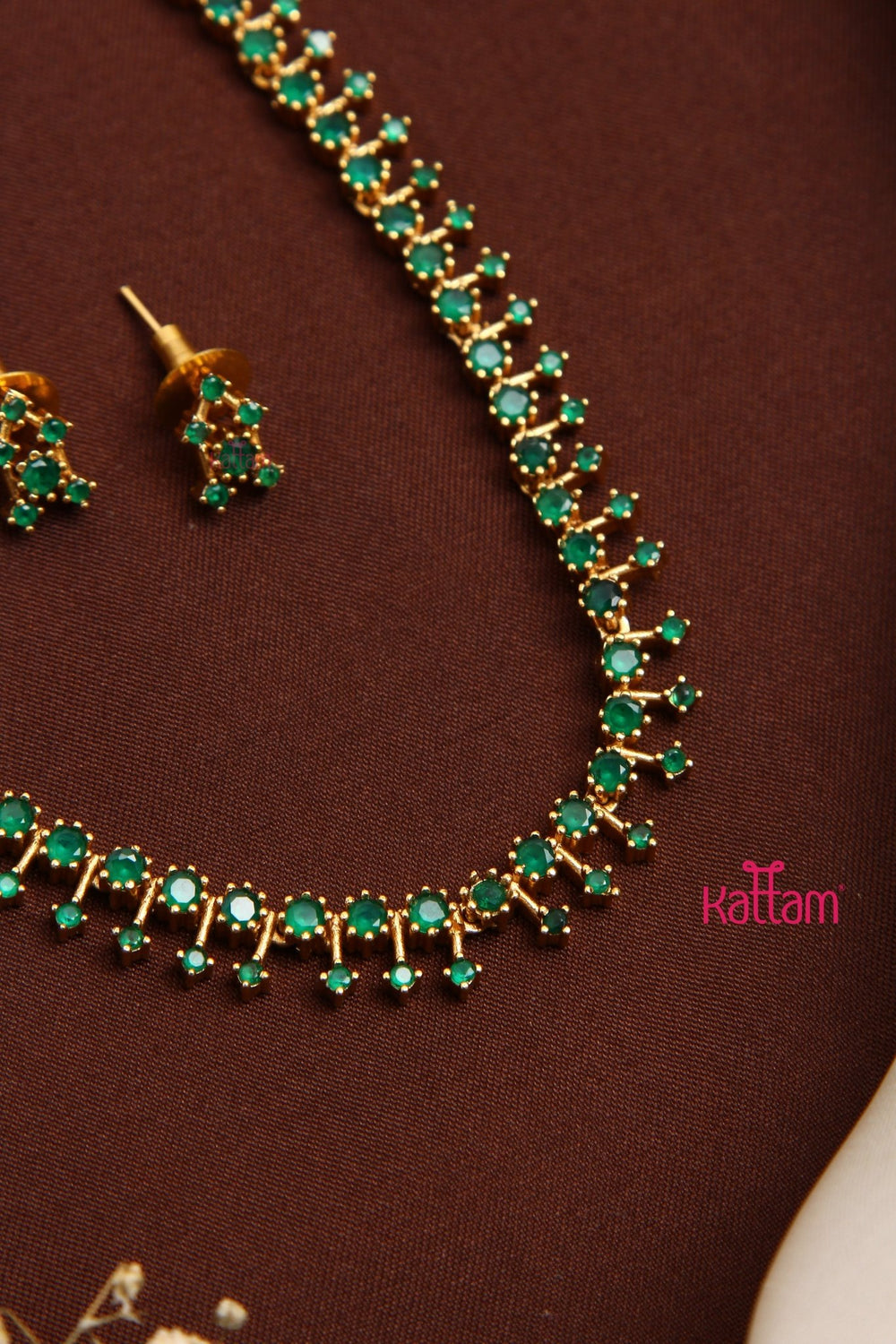 Teena - AD Spike Green Choker - N5191