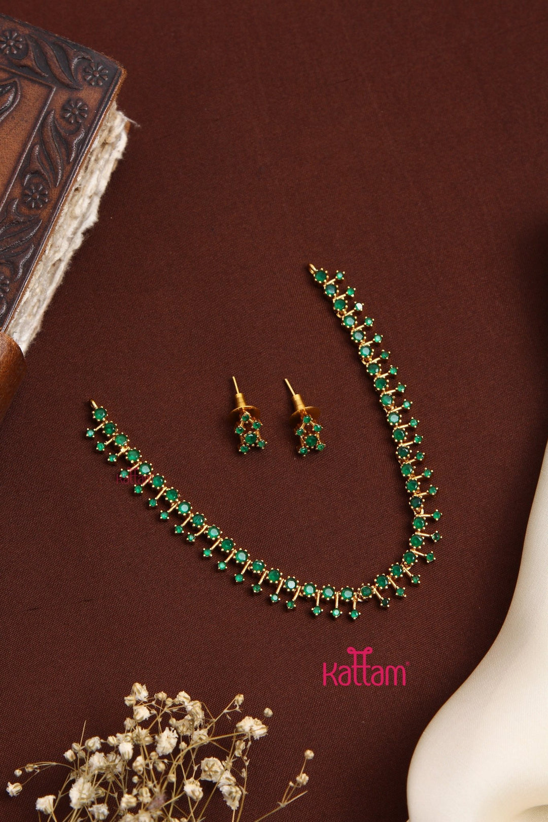 Teena - AD Spike Green Choker - N5191