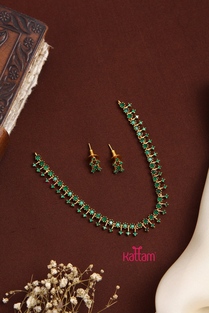 Teena - AD Spike Green Choker - N5191