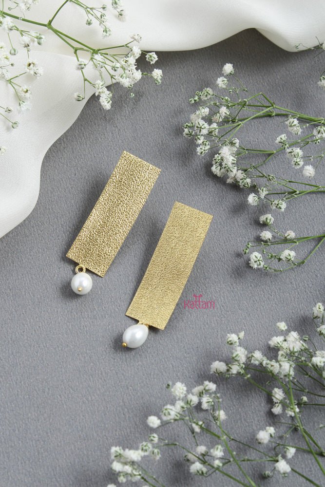 Texture GoldStrip Pearl Earring - V2 - E682