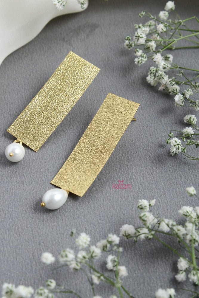 Texture GoldStrip Pearl Earring - V2 - E682