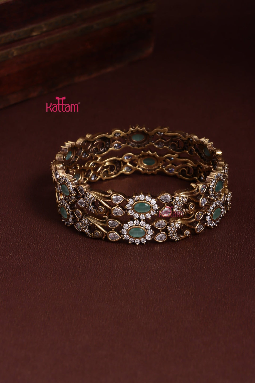 Victorian AD Oval Pastelgreen Peacock Bangle - B594 - V4