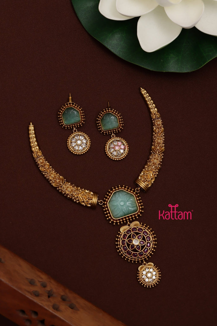 Viya - Engraved Hasli Pastelgreen Choker - N3579