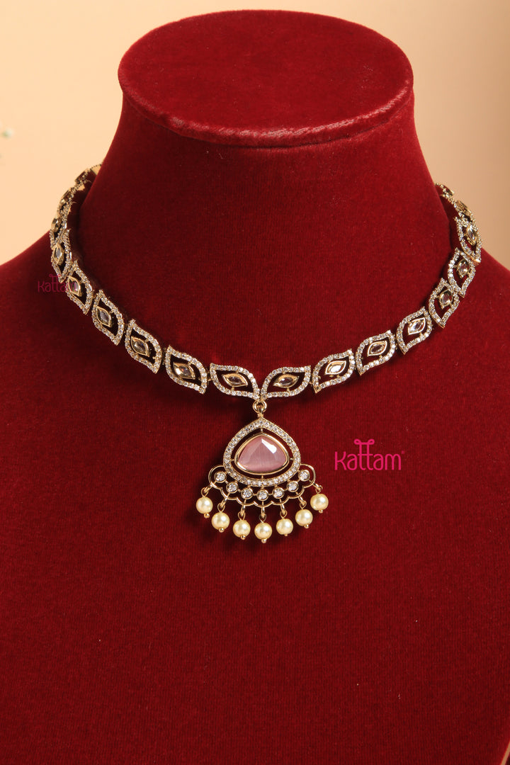 Saha - Victorian PastelPink Short Necklace