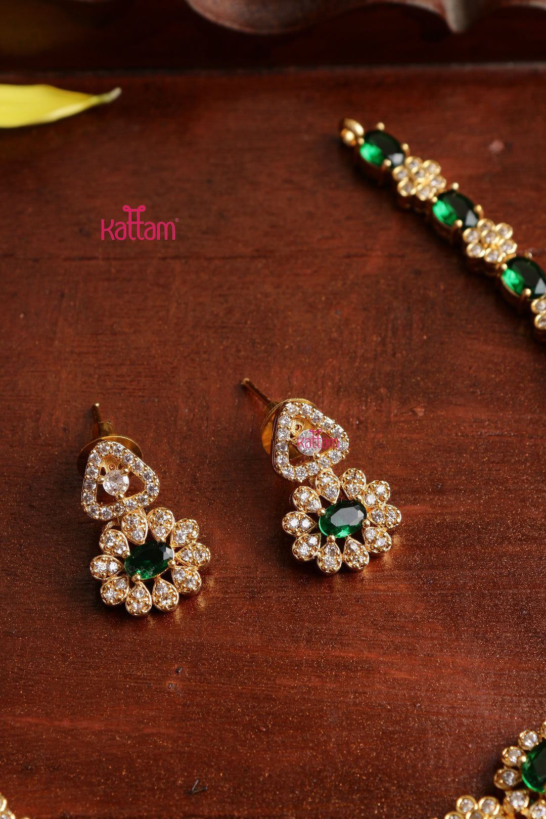 Mini Flower Stone Green Choker - Green