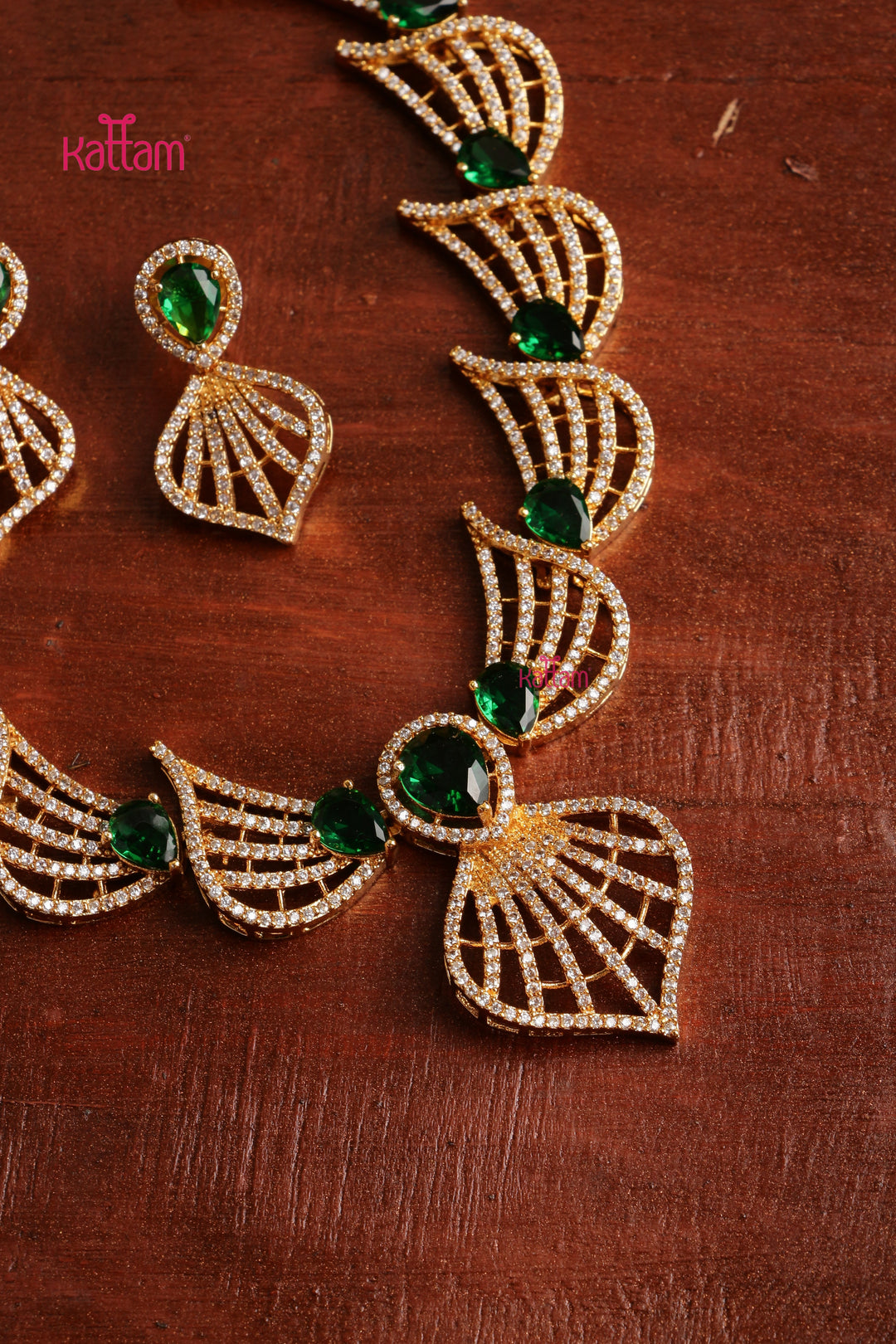 AD Stone Feather Green Choker