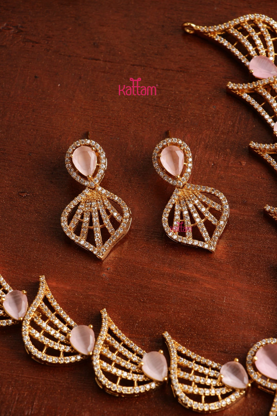 AD Stone Feather Pastelpink Choker