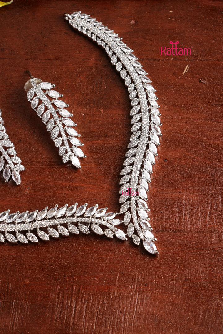 Naomi - AD Leaf whitestone Necklace