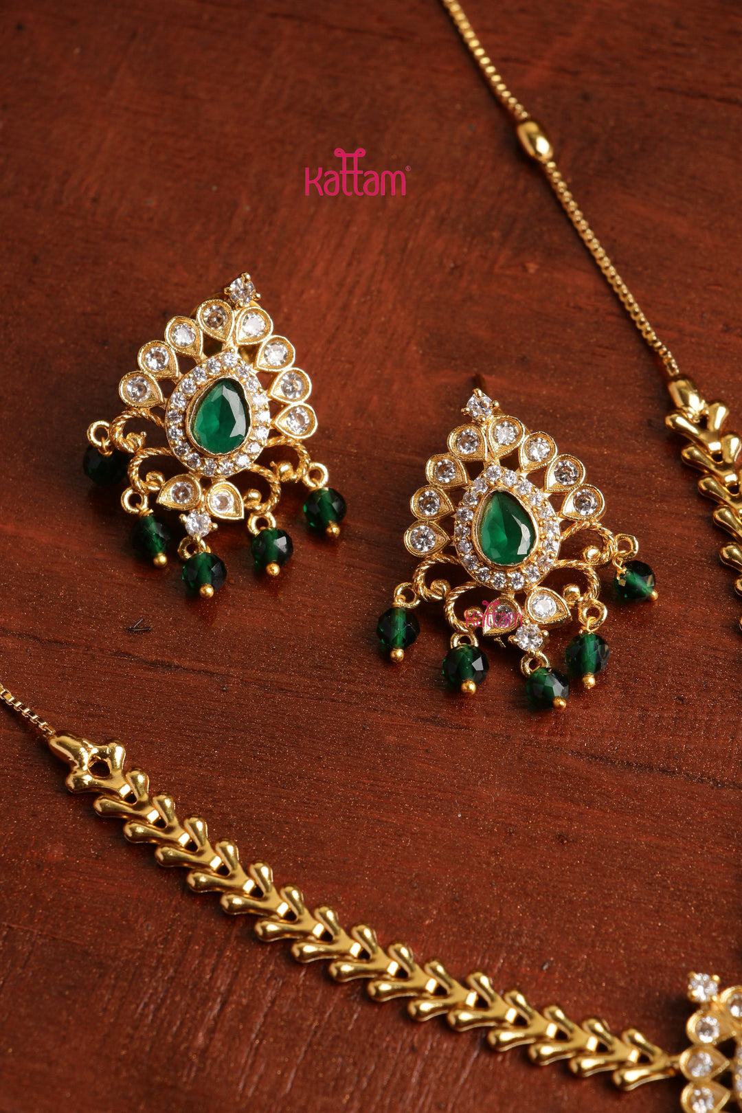 Motif Green Stone Necklace