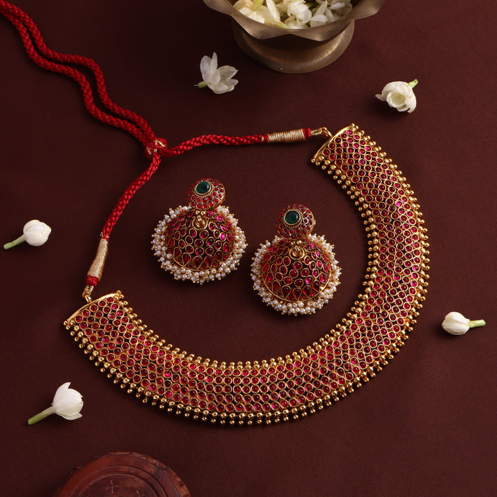 Kundavai - Handmade Kemp Rubygreen Choker with Jhumka