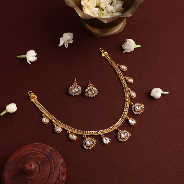 Ivaana - White Stone Choker