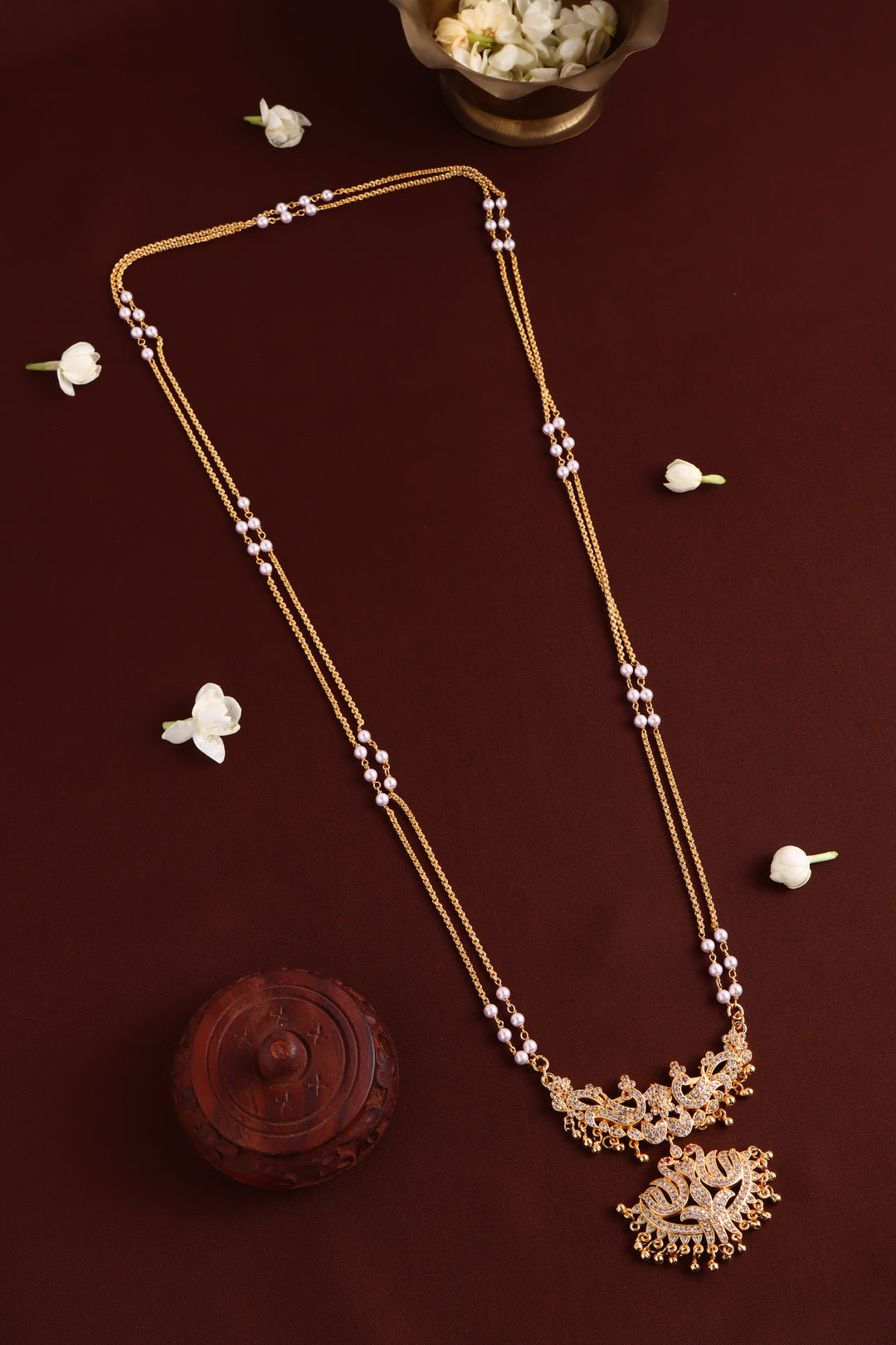 White Peacok Gati Dollar Chain