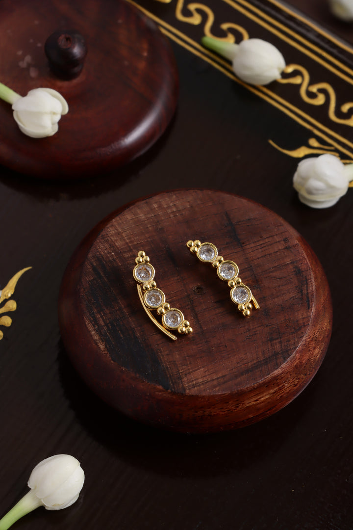 AD Circle Stone Earcuff