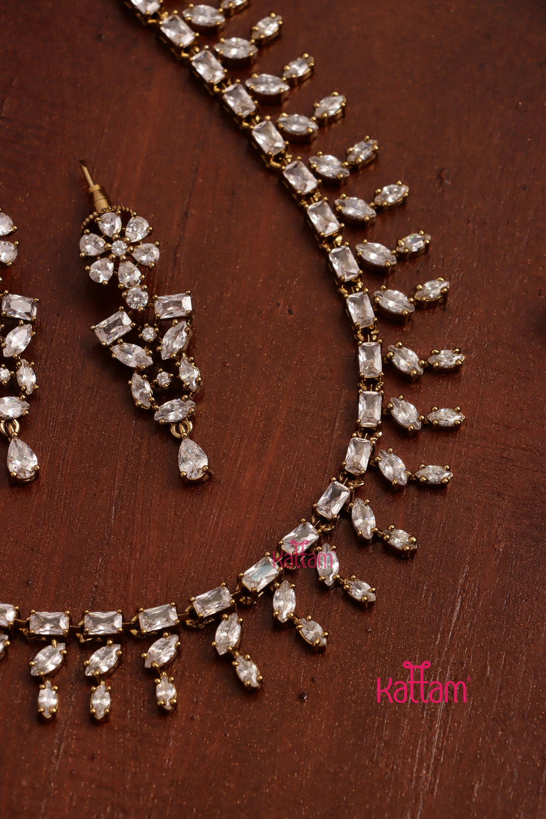 Cynthia - AD Stone White Choker