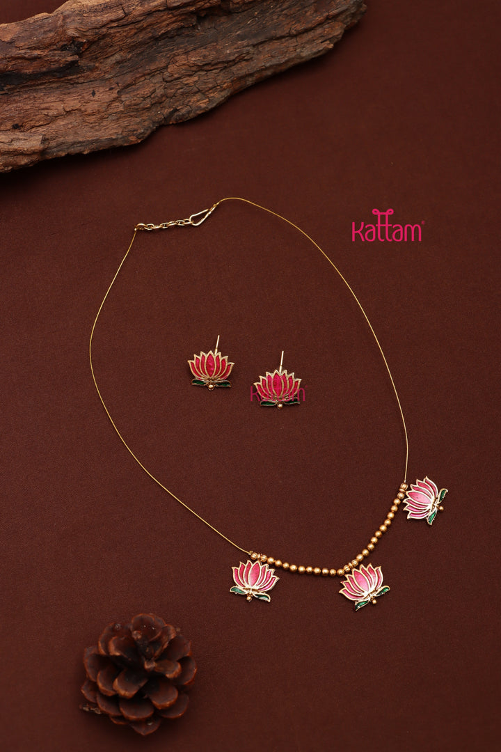 Invisible Lotus Choker