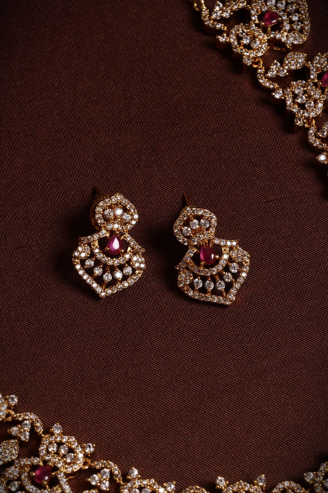 Motif AD Ruby Choker