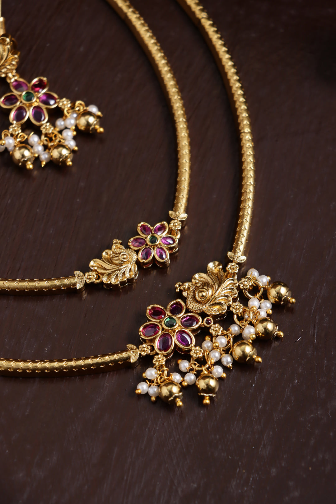 Vivega - Peacock Layered Hasli Choker