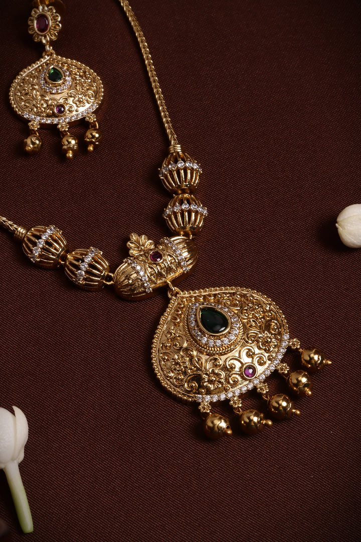 Matte Motif Pendant Attigai