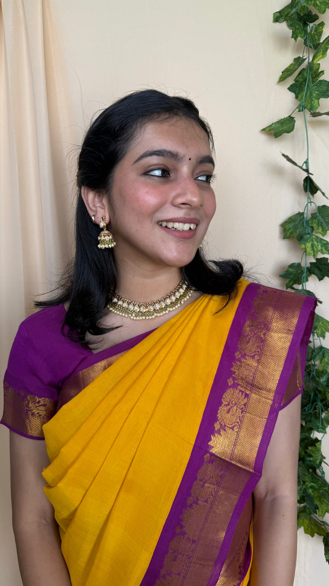 Avanthika - Peacock Pearl Choker