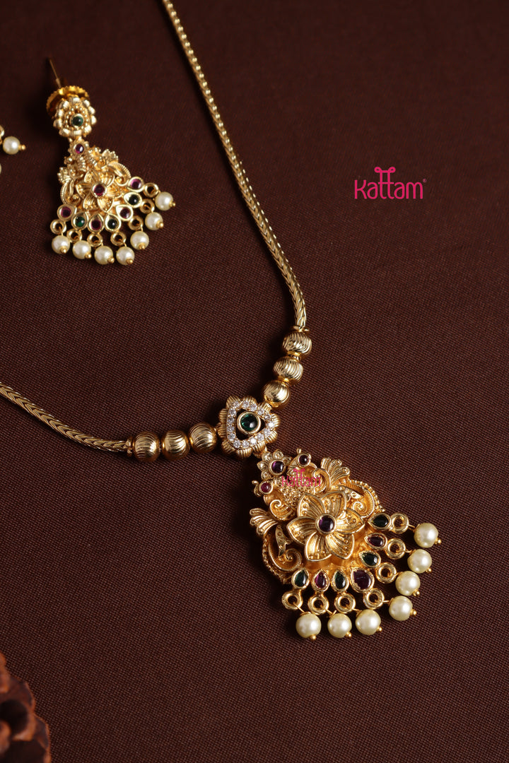 Peacock Pearl Attigai Choker