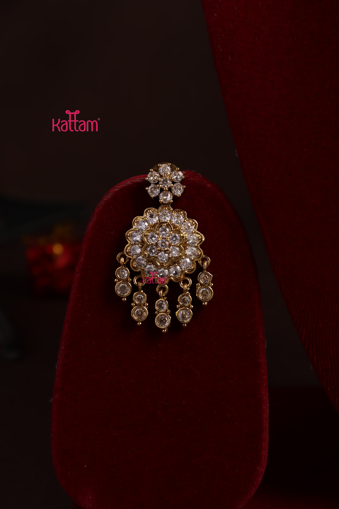 Round Pendant Attigai Choker Set