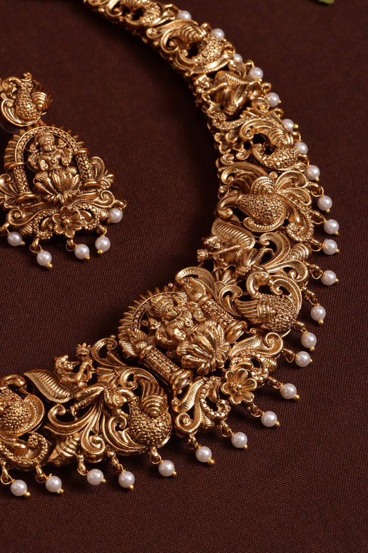 Swastika Semibridal Choker - Pearl